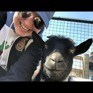 Meet your Posher, Rebecca